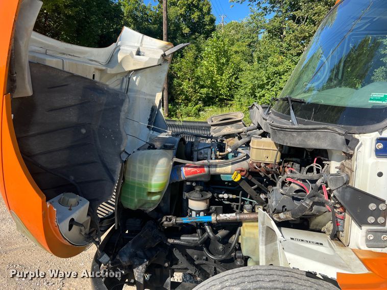 image for item MR9874 2003 International 4300  dump flatbed truck