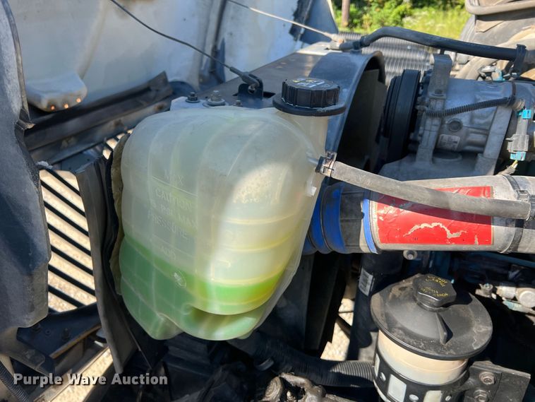 image for item MR9874 2003 International 4300  dump flatbed truck