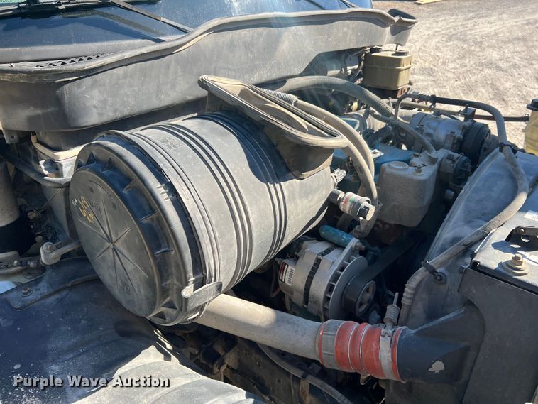 image for item MR9874 2003 International 4300  dump flatbed truck