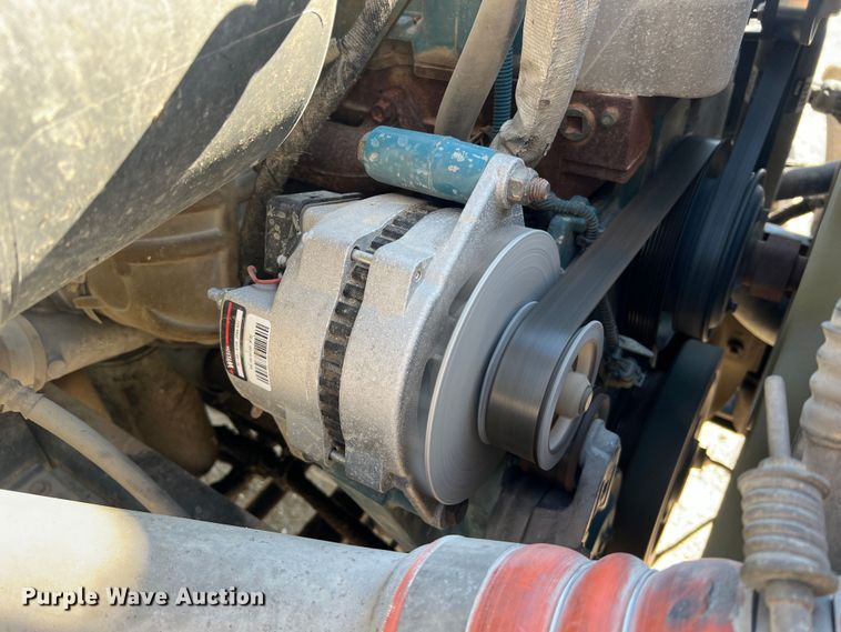 image for item MR9874 2003 International 4300  dump flatbed truck