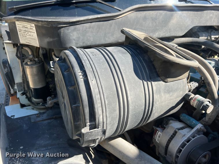 image for item MR9874 2003 International 4300  dump flatbed truck