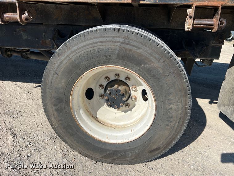 image for item MR9874 2003 International 4300  dump flatbed truck