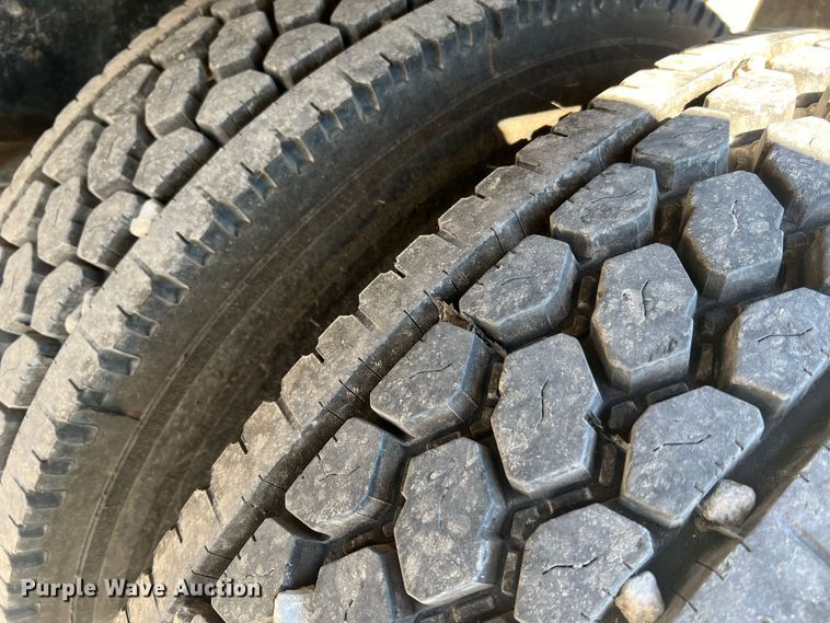 image for item MR9874 2003 International 4300  dump flatbed truck