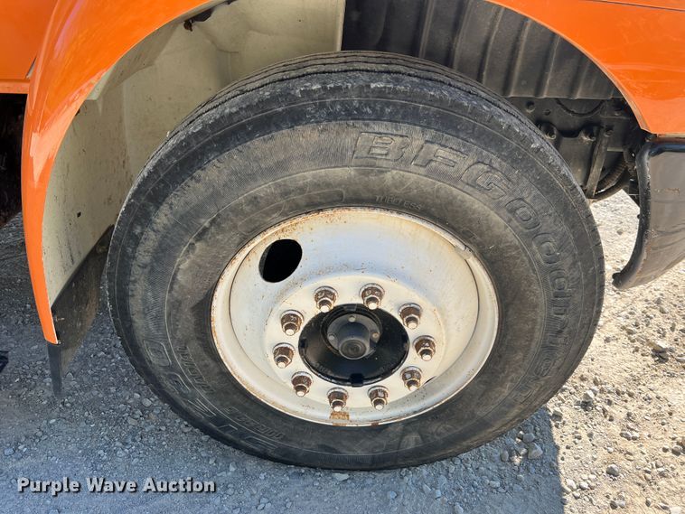 image for item MR9874 2003 International 4300  dump flatbed truck