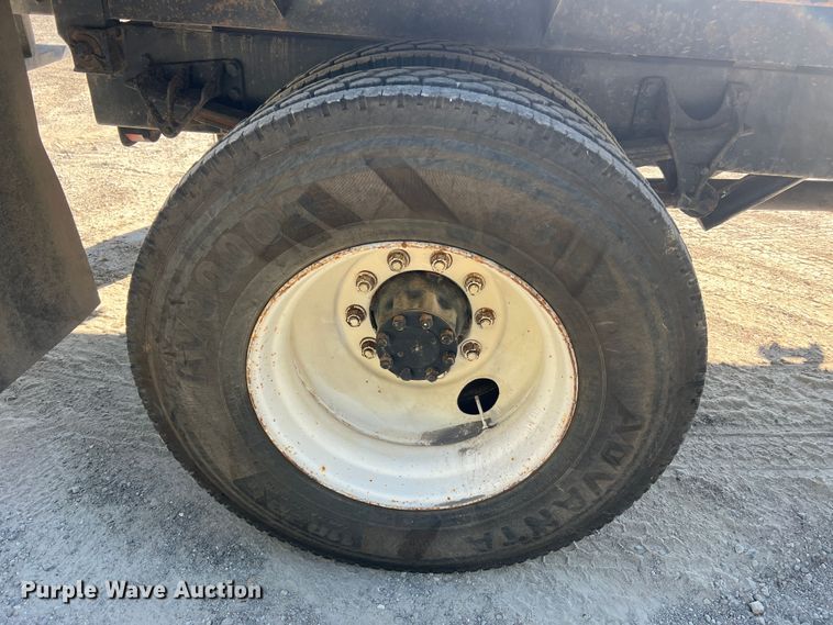 image for item MR9874 2003 International 4300  dump flatbed truck