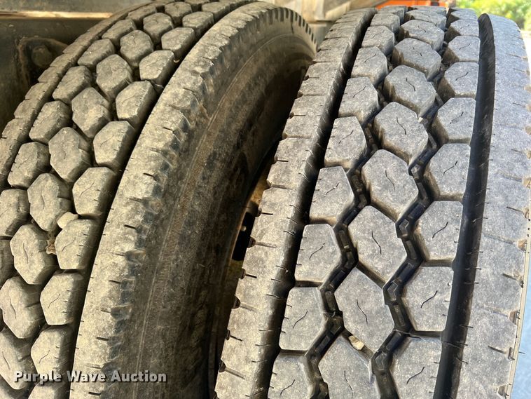 image for item MR9874 2003 International 4300  dump flatbed truck