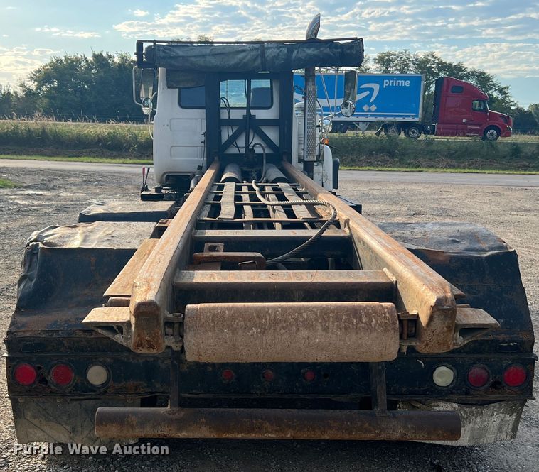 image for item MR9891 2000 Mack DM690S  roll-off container truck