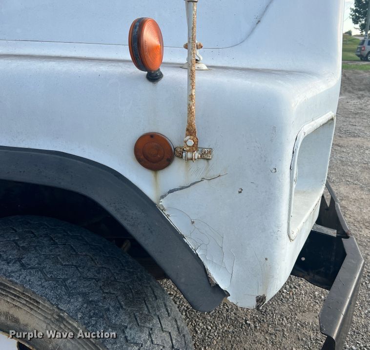 image for item MR9891 2000 Mack DM690S  roll-off container truck