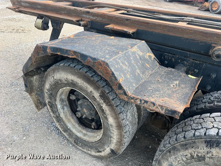 image for item MR9891 2000 Mack DM690S  roll-off container truck