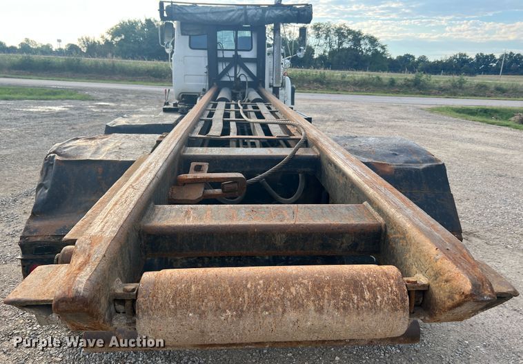 image for item MR9891 2000 Mack DM690S  roll-off container truck