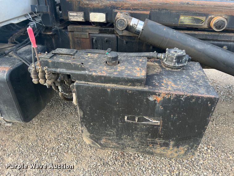 image for item MR9891 2000 Mack DM690S  roll-off container truck