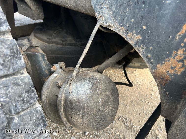 image for item MR9891 2000 Mack DM690S  roll-off container truck