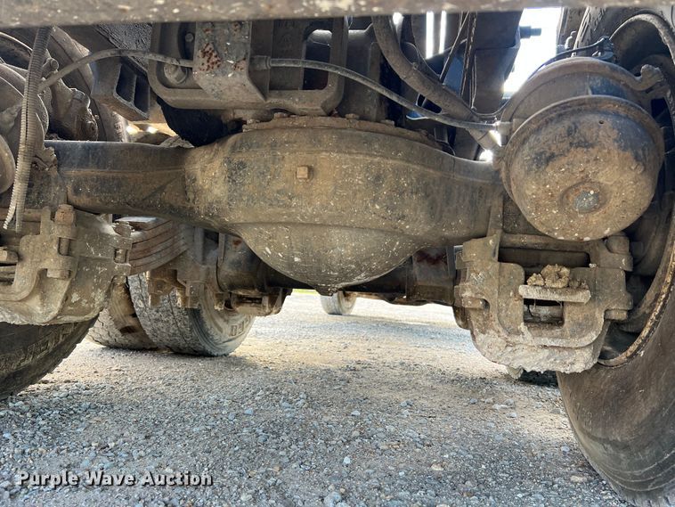 image for item MR9891 2000 Mack DM690S  roll-off container truck