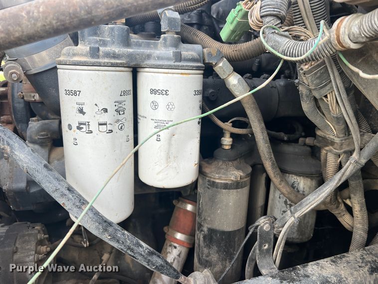 image for item MR9891 2000 Mack DM690S  roll-off container truck