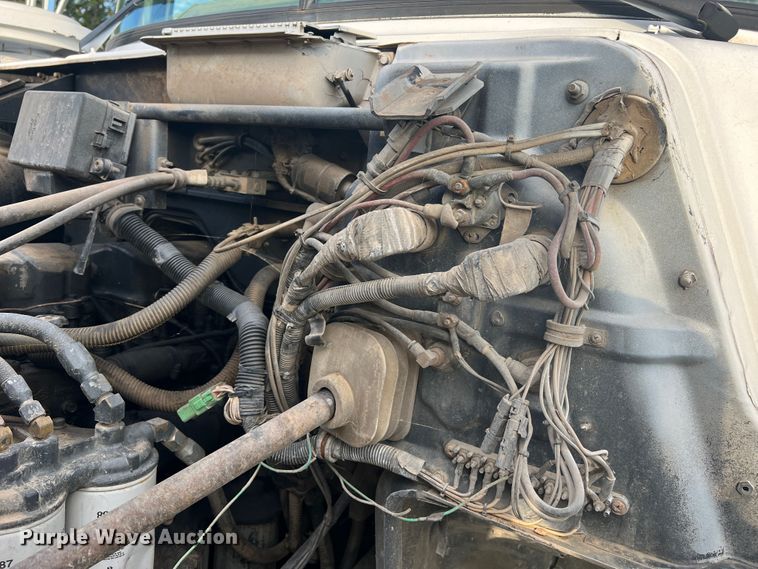 image for item MR9891 2000 Mack DM690S  roll-off container truck