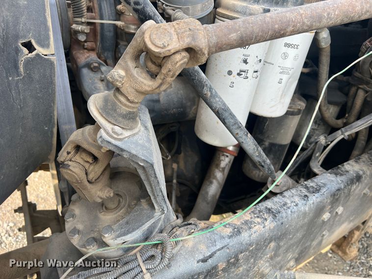 image for item MR9891 2000 Mack DM690S  roll-off container truck