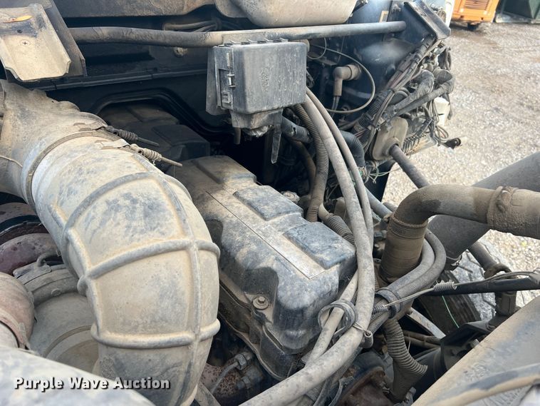 image for item MR9891 2000 Mack DM690S  roll-off container truck