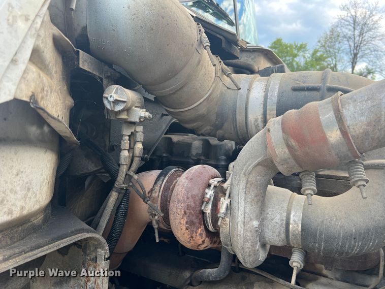 image for item MR9891 2000 Mack DM690S  roll-off container truck