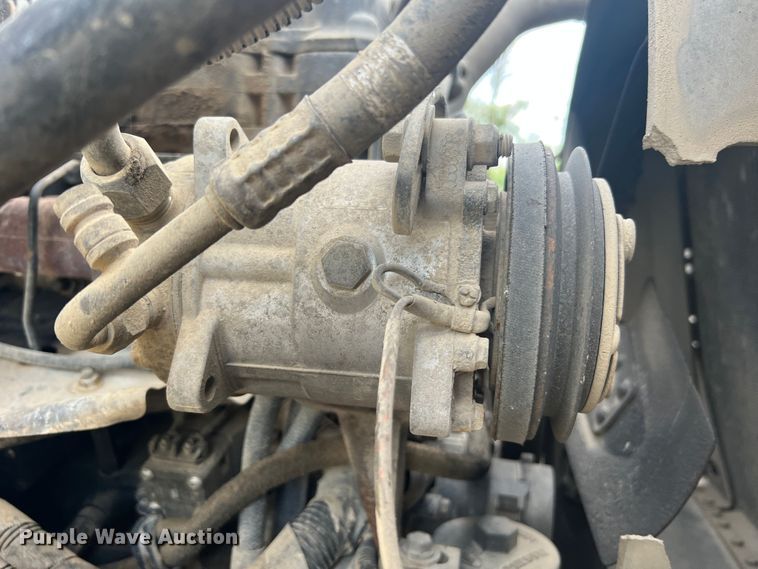 image for item MR9891 2000 Mack DM690S  roll-off container truck