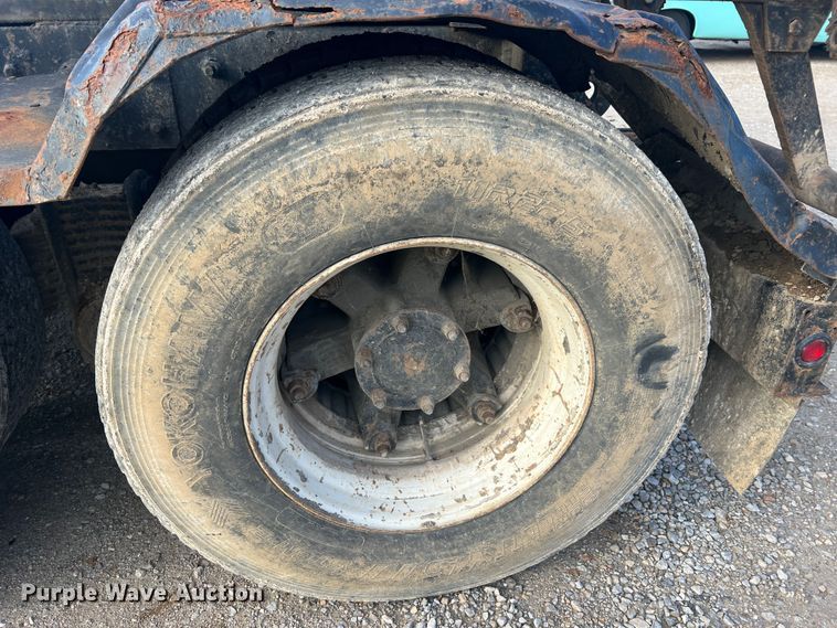 image for item MR9891 2000 Mack DM690S  roll-off container truck