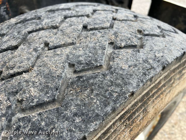 image for item MR9891 2000 Mack DM690S  roll-off container truck