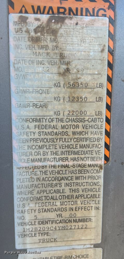 image for item MR9891 2000 Mack DM690S  roll-off container truck