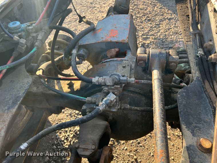 image for item MR9893 1993 Ford LT8000  truck cab and chassis