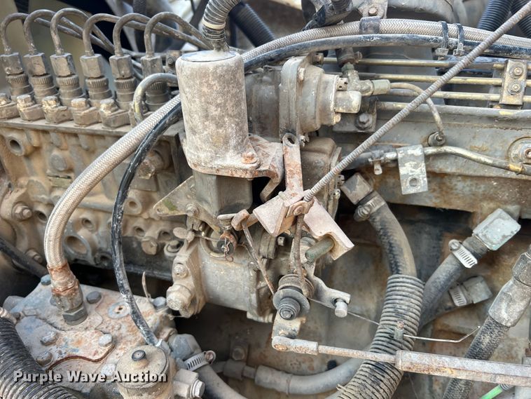 image for item MR9893 1993 Ford LT8000  truck cab and chassis