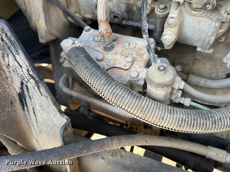 image for item MR9893 1993 Ford LT8000  truck cab and chassis