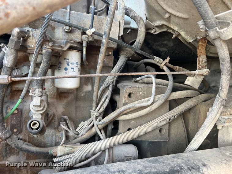 image for item MR9893 1993 Ford LT8000  truck cab and chassis