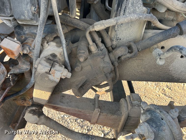 image for item MR9893 1993 Ford LT8000  truck cab and chassis