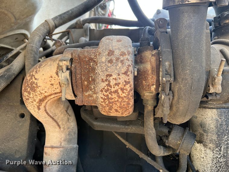 image for item MR9893 1993 Ford LT8000  truck cab and chassis