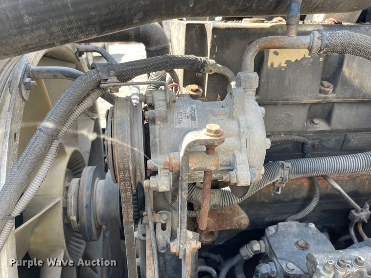 image for item MU9217 1998 Volvo VN  semi truck