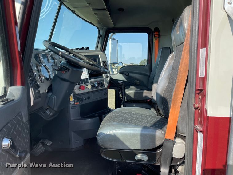 image for item MU9254 2014 Mack CXU613  semi truck