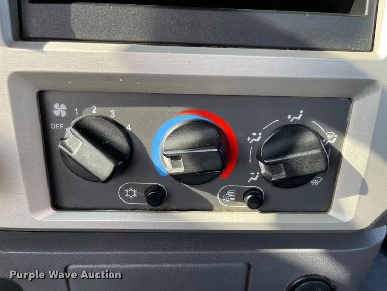 image for item MU9254 2014 Mack CXU613  semi truck