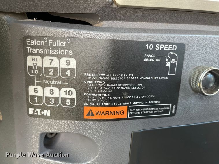 image for item MU9254 2014 Mack CXU613  semi truck