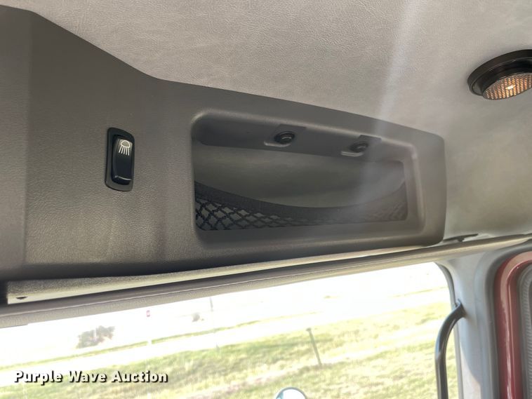 image for item MU9254 2014 Mack CXU613  semi truck