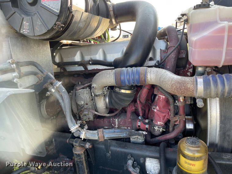 image for item MU9254 2014 Mack CXU613  semi truck