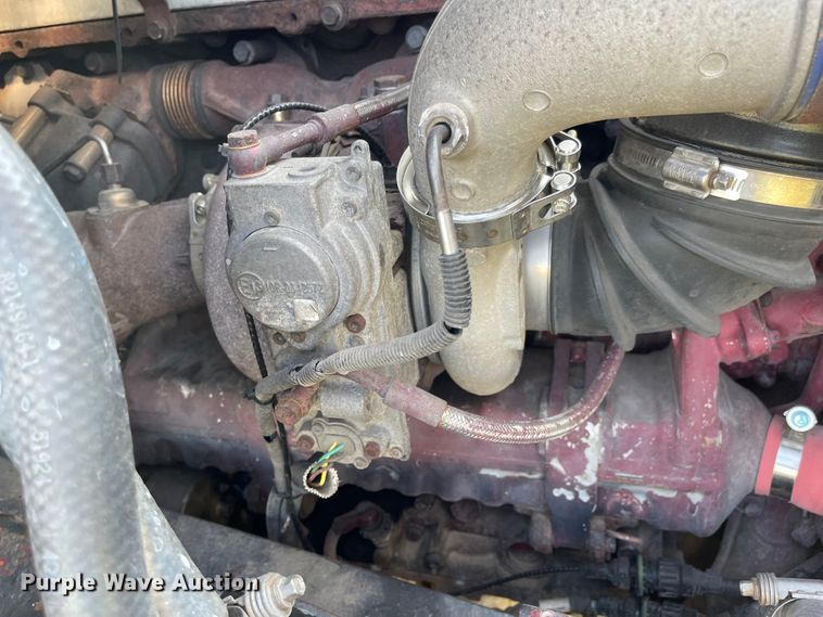 image for item MU9254 2014 Mack CXU613  semi truck