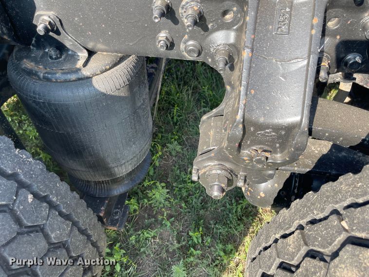 image for item MU9254 2014 Mack CXU613  semi truck