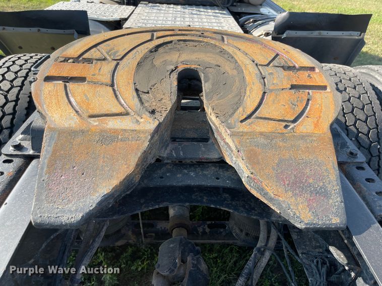 image for item MU9254 2014 Mack CXU613  semi truck