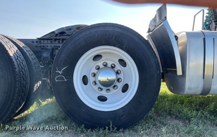 image for item MU9254 2014 Mack CXU613  semi truck