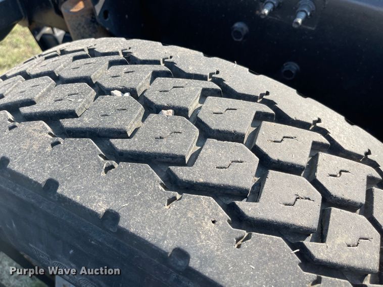 image for item MU9254 2014 Mack CXU613  semi truck