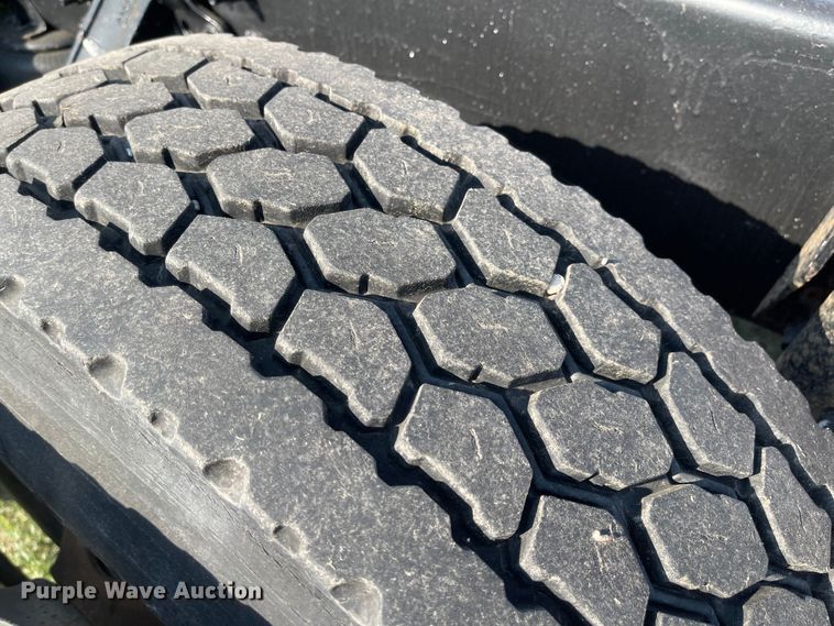 image for item MU9254 2014 Mack CXU613  semi truck