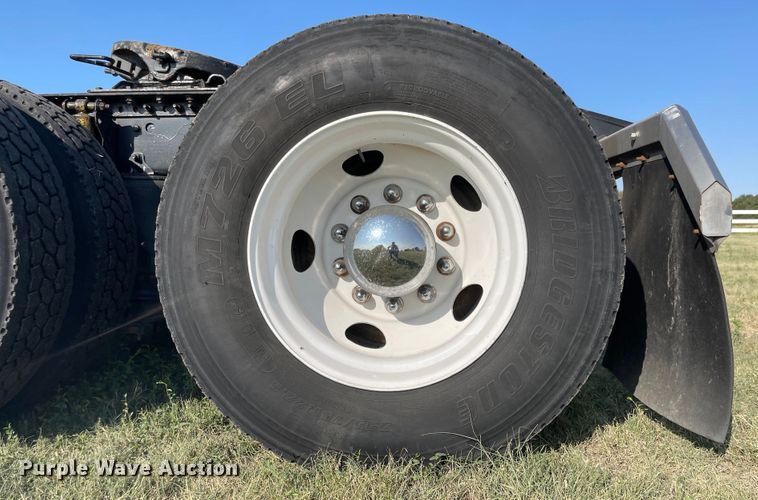 image for item MU9254 2014 Mack CXU613  semi truck