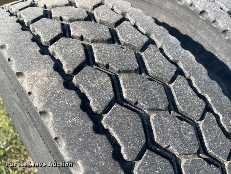 image for item MU9254 2014 Mack CXU613  semi truck