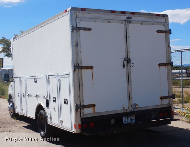 image for item DF8118 2003 Ford E450 Super Duty  utility / service van