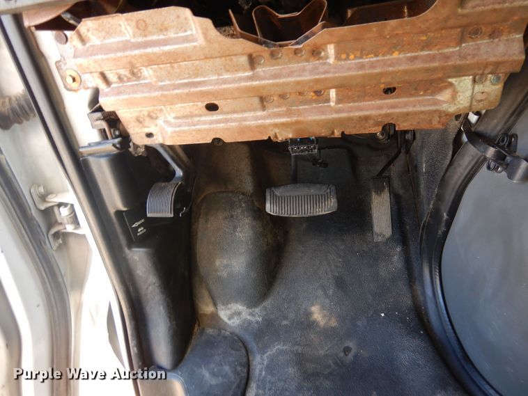 image for item DF8118 2003 Ford E450 Super Duty  utility / service van