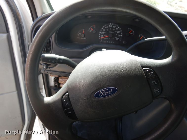 image for item DF8118 2003 Ford E450 Super Duty  utility / service van