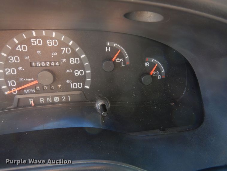 image for item DF8118 2003 Ford E450 Super Duty  utility / service van